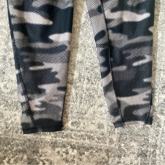 Xersion 7/8 Ankle Legging - Picture 3 of 5